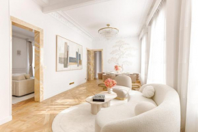 Appartement Artistique de Luxe 3 Chambres sur Champs Élysée